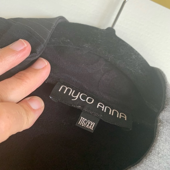 Myco Anna long coat. Ecoresponsible Quebec designer. - Picture 5 of 8